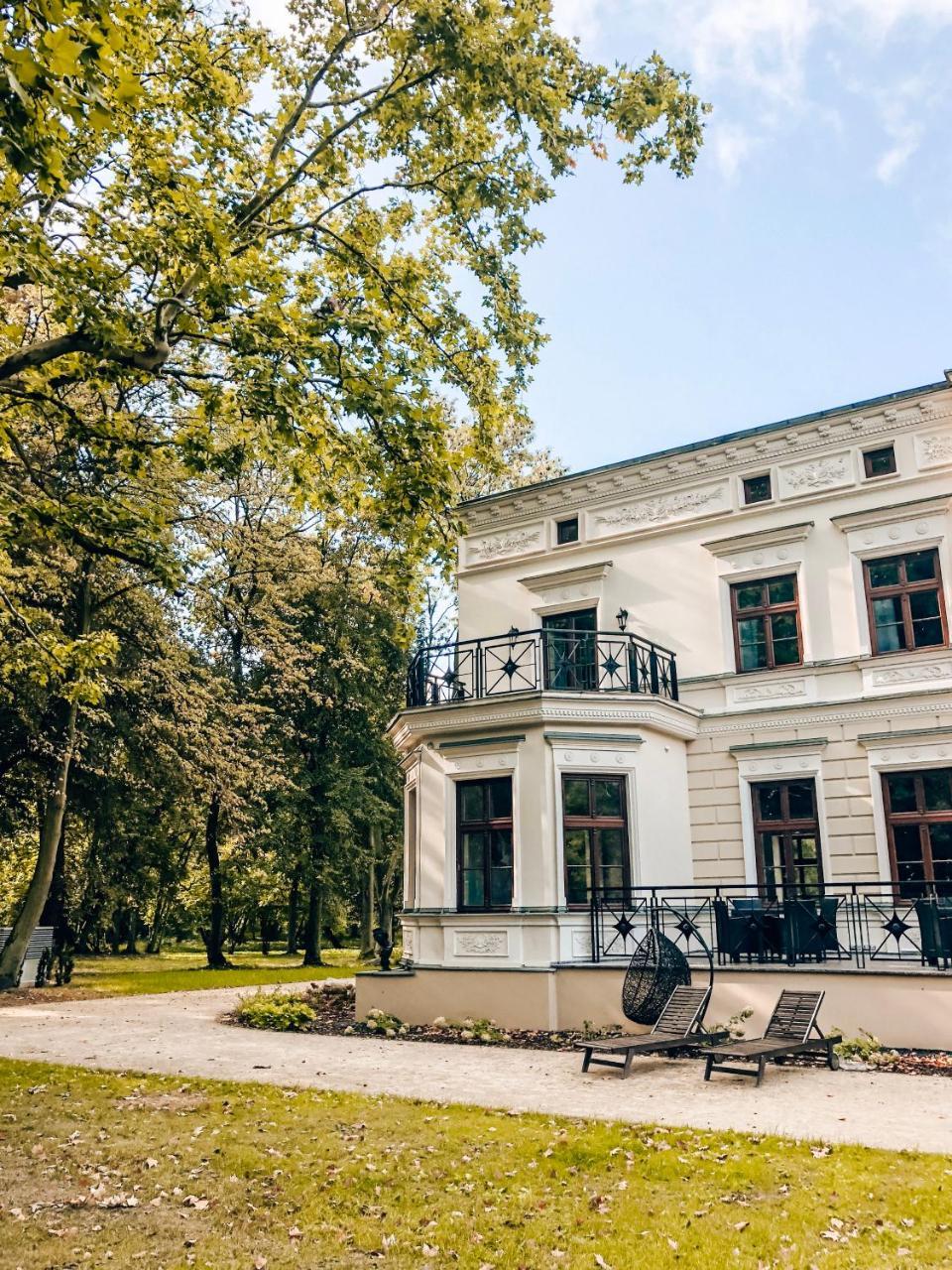 Palac Wierzbiczany Gniewkowo Exterior photo